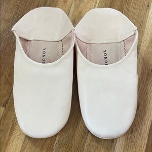 NWT Yonder Hawkins New York Handmade Leather Slippers